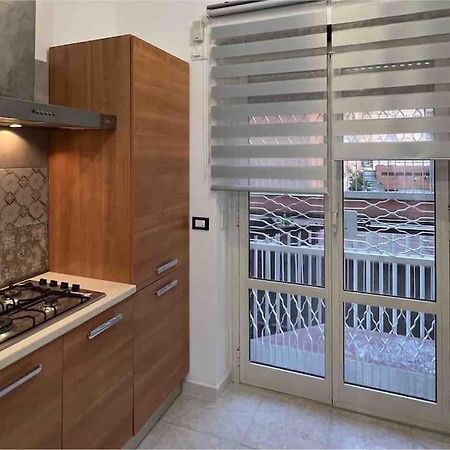 3 Fermate Dal Colosseo - Casa Vacanze Elena - 50 M Da Metro Garbatella Рим Екстер'єр фото