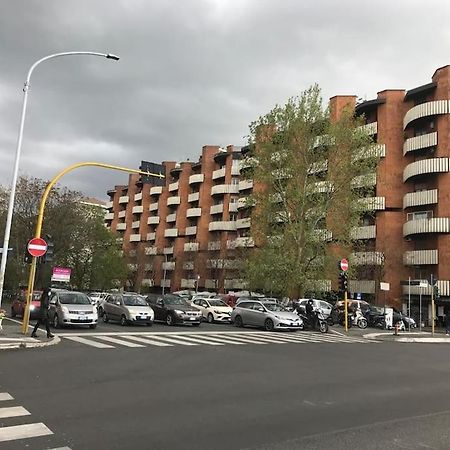 3 Fermate Dal Colosseo - Casa Vacanze Elena - 50 M Da Metro Garbatella Рим Екстер'єр фото