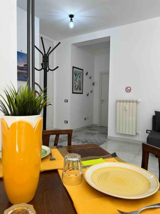 3 Fermate Dal Colosseo - Casa Vacanze Elena - 50 M Da Metro Garbatella Рим Екстер'єр фото