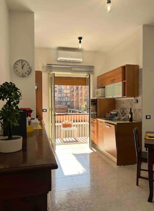 3 Fermate Dal Colosseo - Casa Vacanze Elena - 50 M Da Metro Garbatella Рим Екстер'єр фото