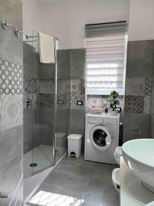 3 Fermate Dal Colosseo - Casa Vacanze Elena - 50 M Da Metro Garbatella Рим Екстер'єр фото