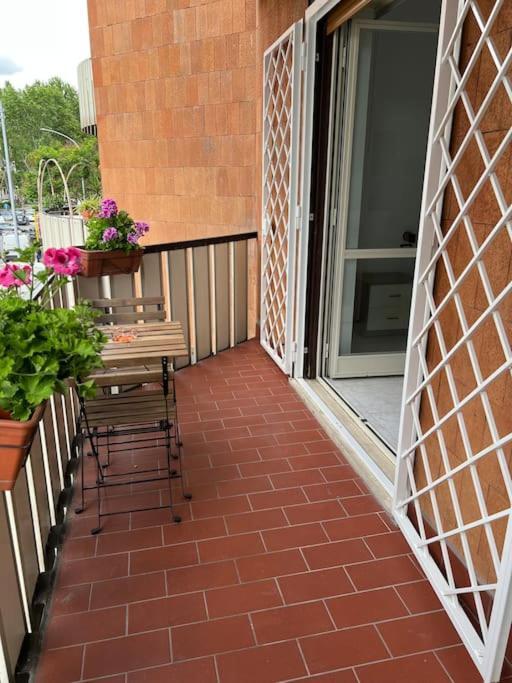 3 Fermate Dal Colosseo - Casa Vacanze Elena - 50 M Da Metro Garbatella Рим Екстер'єр фото