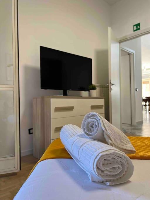 3 Fermate Dal Colosseo - Casa Vacanze Elena - 50 M Da Metro Garbatella Рим Екстер'єр фото